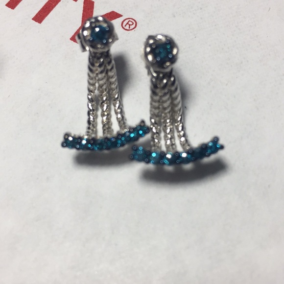 FLASH SALE. GORGEOUS BLUE DIAMONDS 💎 EARRINGS. 2 PIECE SET. - Picture 3 of 8
